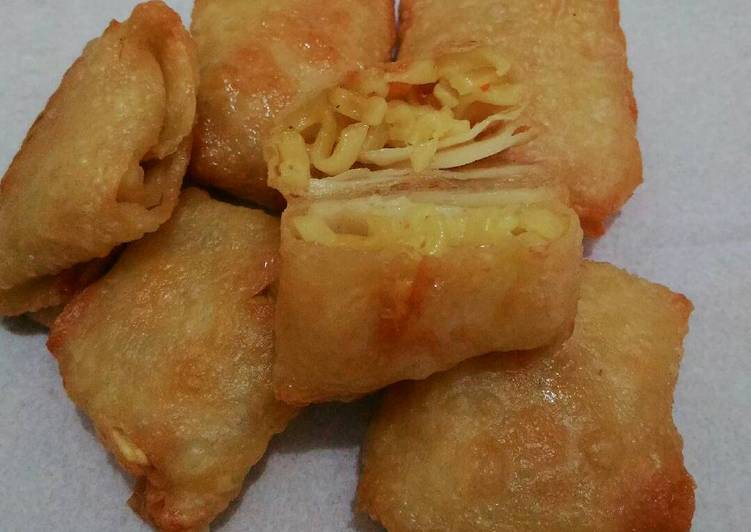 Bagaimana Menyiapkan Martabak Mie Mini yang Menggugah Selera