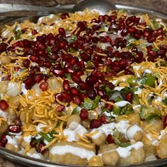 A picture of Tater tots chaat.