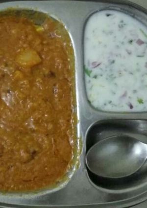 A picture of बिशीबेले भात.