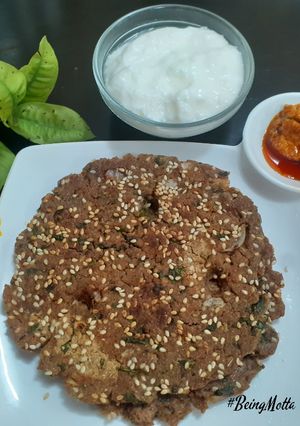 A picture of Bhajani Thalipeeth.