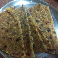 A picture of Daal ki puri.