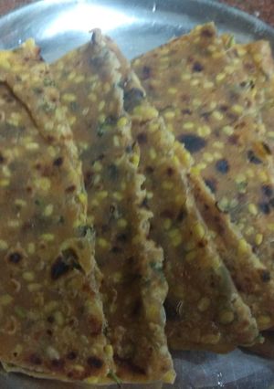 A picture of Daal ki puri.