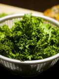 ¿Cómo preparar la col kale antes de cocinarla? #superalimento