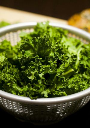 Una foto de ¿Cómo preparar la col kale antes de cocinarla? #superalimento