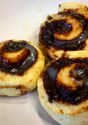 A picture of Cinnamon rolls express! Easy and quick.