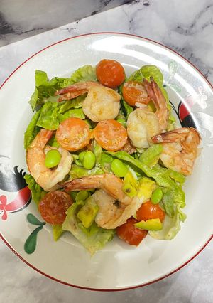 Foto resep Avocado prawns salad🥑 🥬