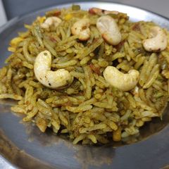 A picture of Palak Biryani.