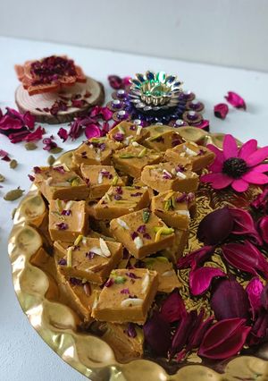 મગસ (Magas Recipe In Gujarati) રેસીપી મુખ્ય ફોટો