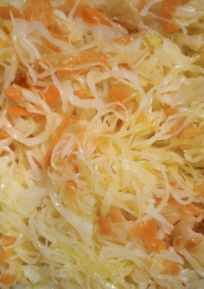 Салат з білокачанної капусти з морквою та лимоном