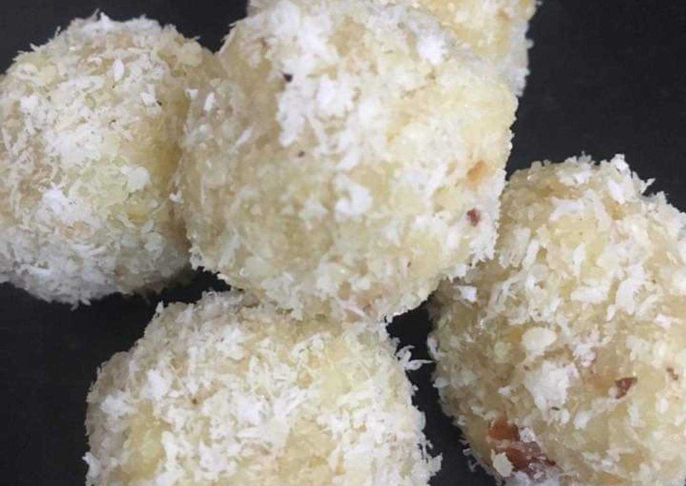 Nariyal laddu