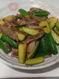 Tumis daging sapi dan timun