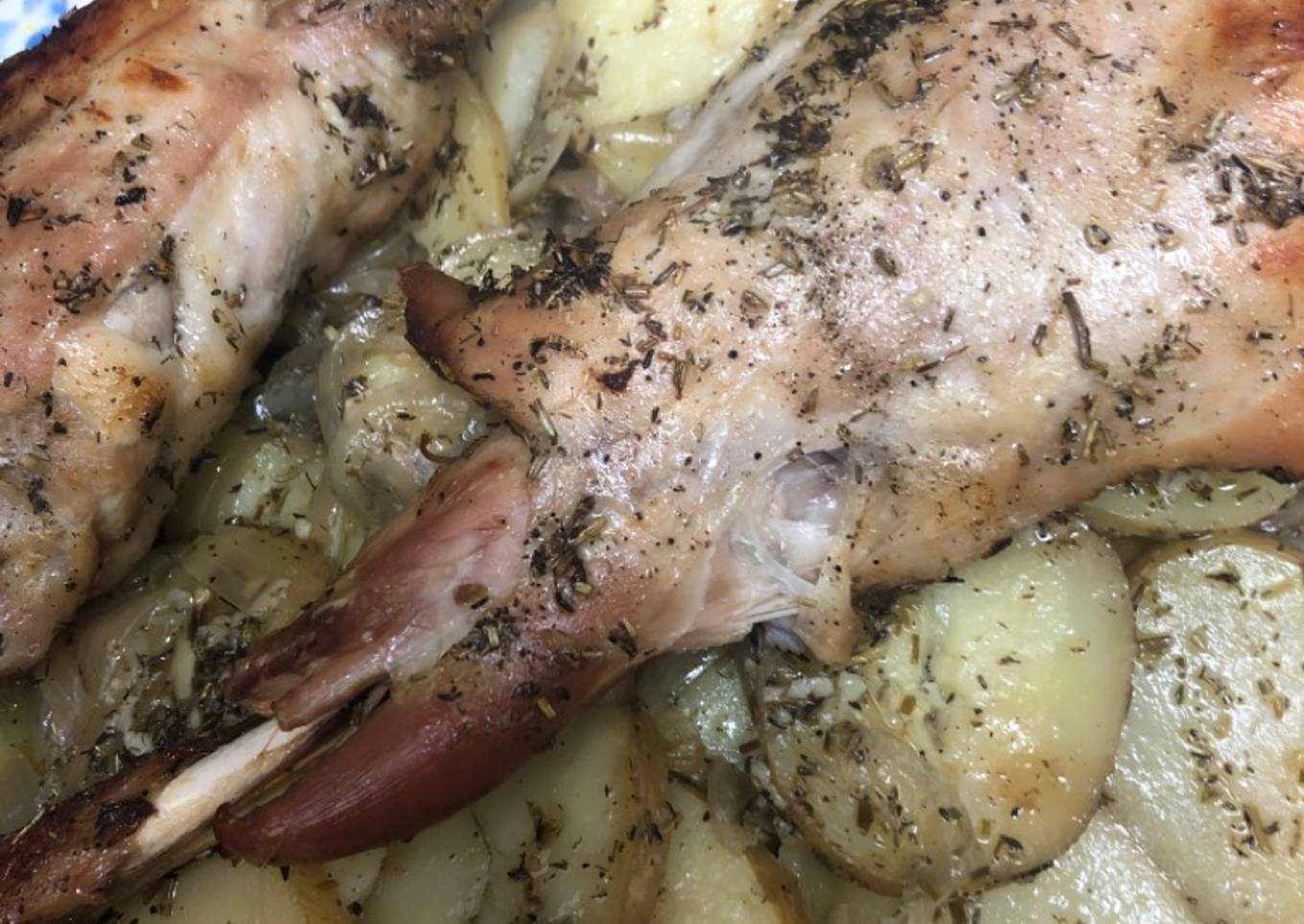 255. Pierna de cabrito al horno (principal carne)
