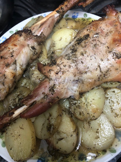 Una foto de 255. Pierna de cabrito al horno (principal carne)