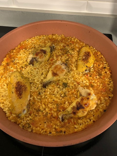 Una foto de Arroz seco con alitas