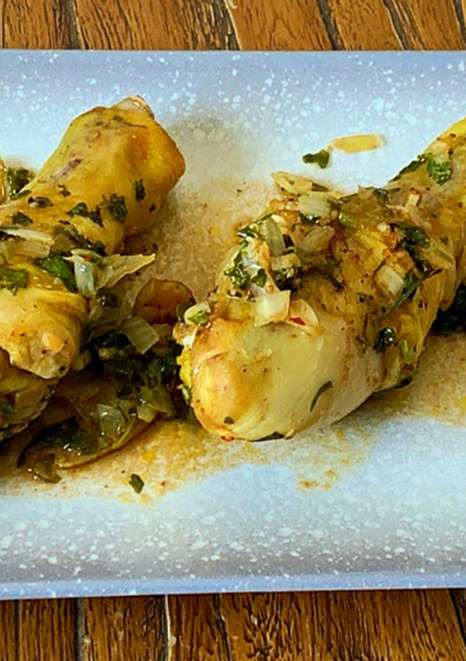 Una foto de Pollo con cilantro al estilo Tai