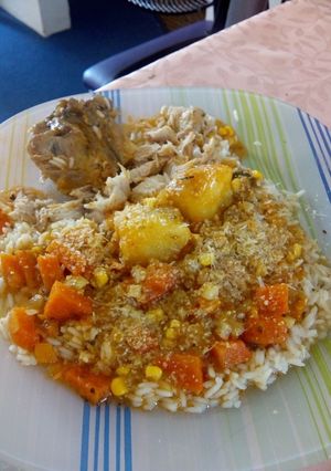 Una foto de Arroz con estofado de pollo