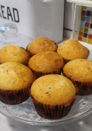 Una foto de Muffins de vainilla con chips de chocolate