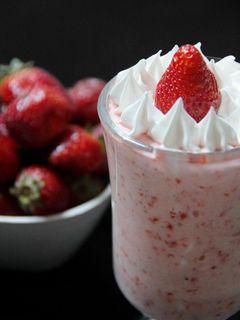 Una foto de Mousse de frutillas