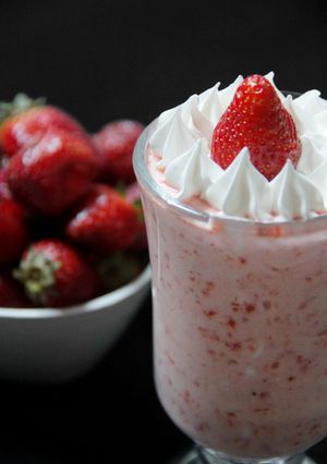 Una foto de Mousse de frutillas
