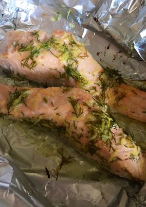 A picture of Mediterranean Salmon With Lemon & Dill 🍋 🌿.