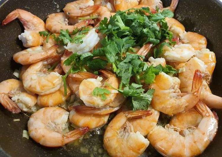 Simple Way to Prepare Quick Thai-Style Shrimp