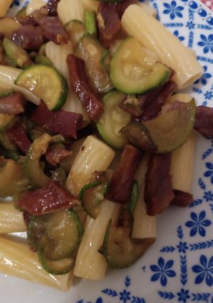 Foto di Pasta con zucchine e speck