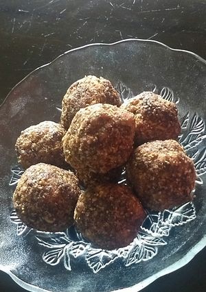 A picture of Oats cereal laddu.