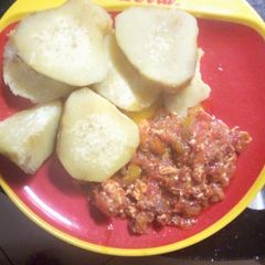 A picture of Sweet potatoes with tomato egg sauce.