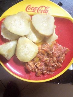 A picture of Sweet potatoes with tomato egg sauce.