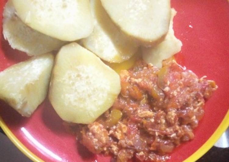 Recipe of Homemade Sweet potatoes with tomato egg sauce