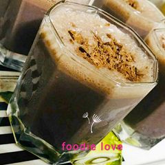 A picture of Choco bourbon almond thick shake.