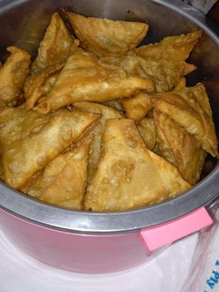 A picture of Samosas #Jiko Challenge.