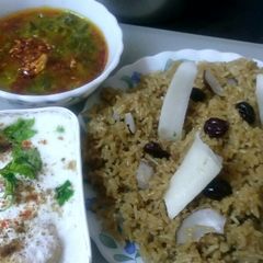 A picture of Mithochavaran and saibhaji (Sindhi Lal lohri recipe,tehri).