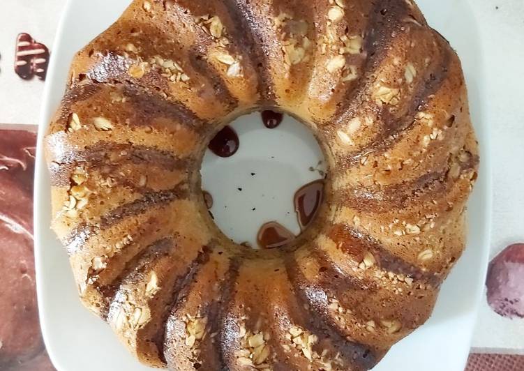 Bizcocho de plátano, dátiles y ralladura de naranja