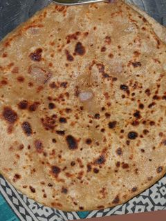 आलू पराठा (aloo paratha recipe in Hindi) रेसिपी मुख्य फोटो
