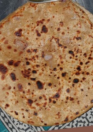 आलू पराठा (aloo paratha recipe in Hindi) रेसिपी मुख्य फोटो