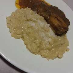 A picture of Rissotto alla milanese.