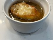 A picture of french onion soup