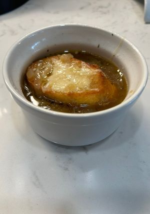 A picture of Instant-Pot French Onion Soup.