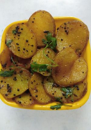 A picture of Potato fry (Batata chya Kaachrya).