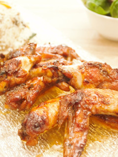 Una foto de Alitas de pollo agridulce al horno