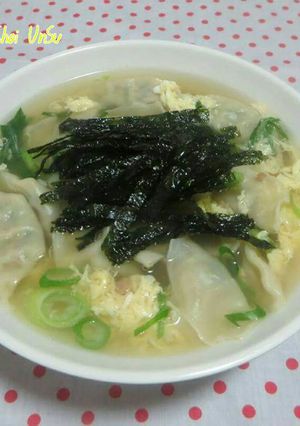 Hình của món Súp Sủi Cảo 만두국.