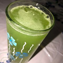 Green juice A picture of Green juice.