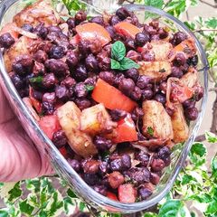 A picture of Kala Chana Aloo Chaat.