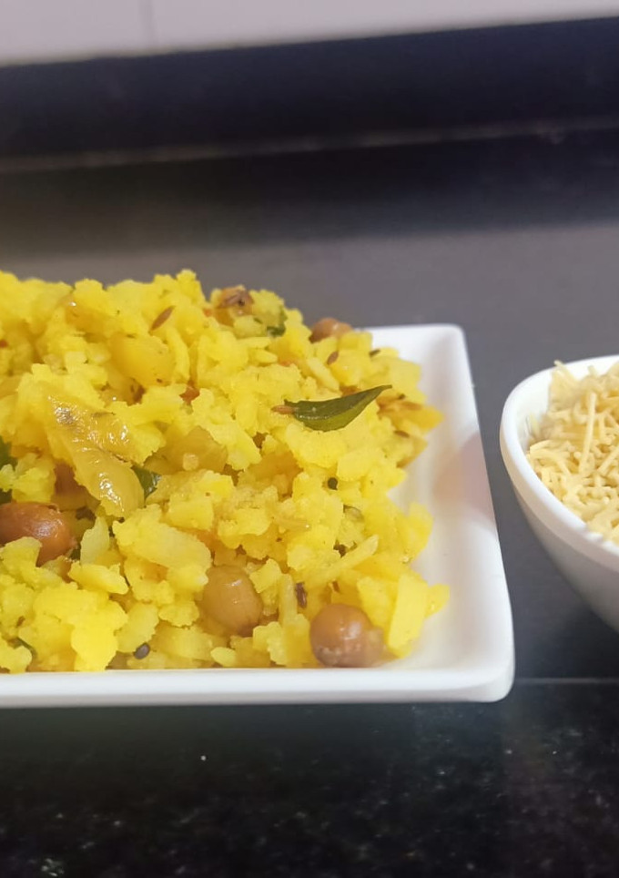 A picture of Kanda poha.