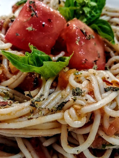 Una foto de SPAGHETTI🍝Alle Erbette (Espaguettis a las hierbas aromáticas).!