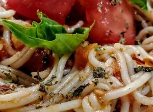 Una foto de SPAGHETTI🍝Alle Erbette (Espaguettis a las hierbas aromáticas).!