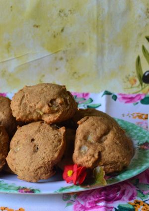 Una foto de Galletitas integrales de pera, jengibre y miel🍐