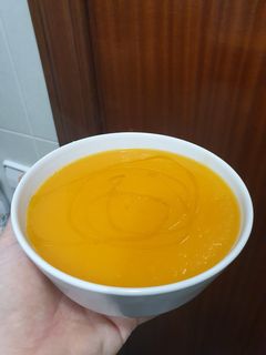 Una foto de Crema de calabaza y zanahoria