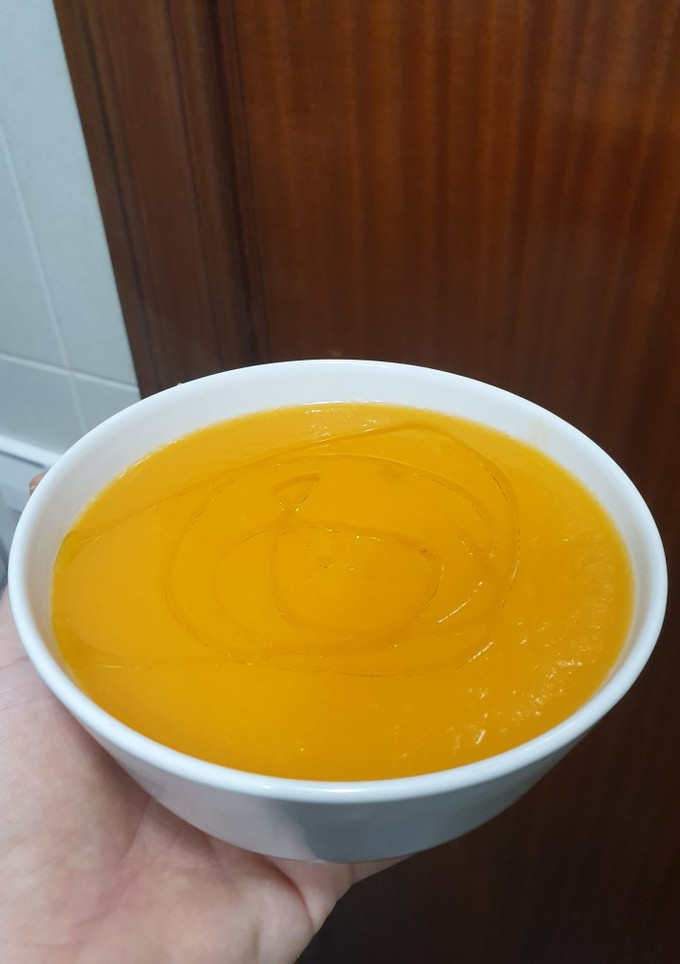 Una foto de Crema de calabaza y zanahoria